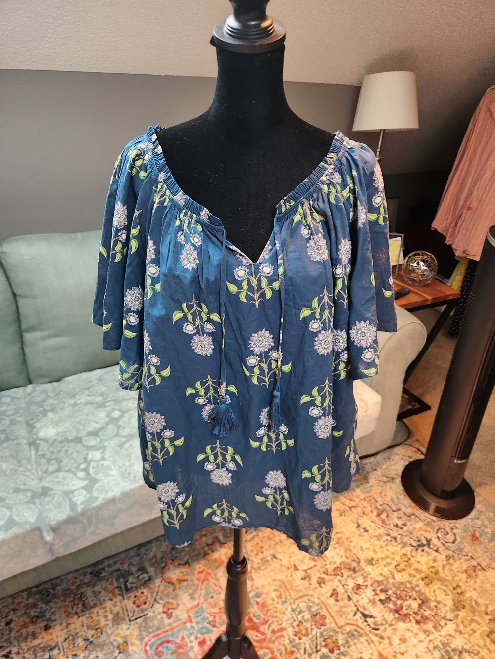 Women's Navy Floral  Peasant Top 2XL Boho Adorable Great Condition